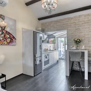 Penthouse Leonarda With Private Parking Apartment